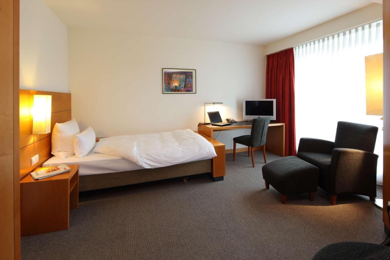 พาร์คโฮเทล ฟอร์ซไฮม์ Hotel ภายนอก รูปภาพ