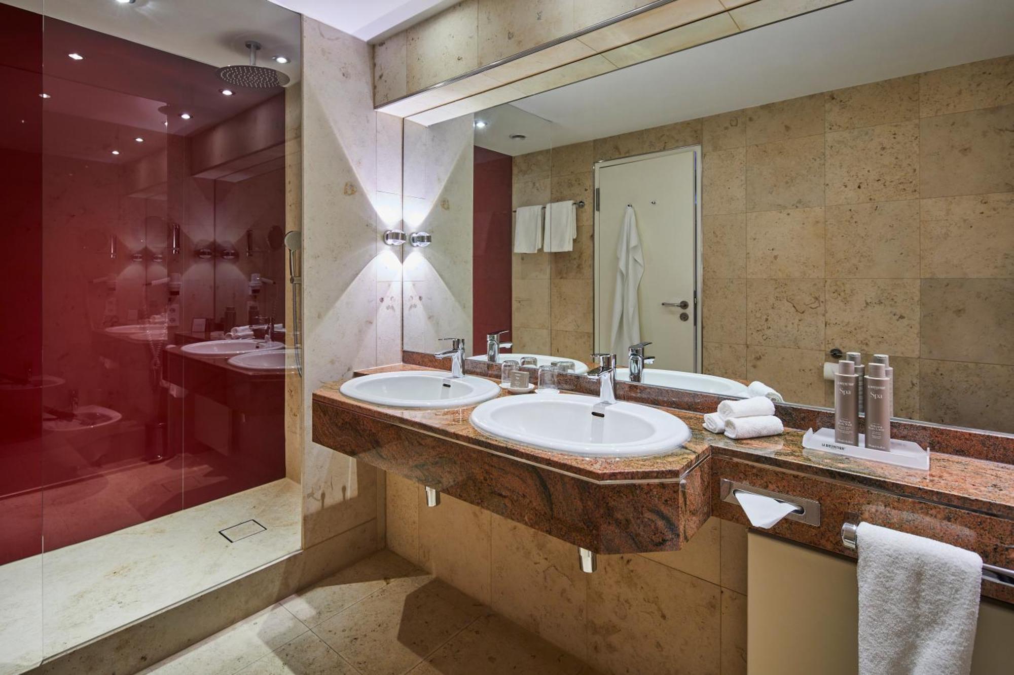 พาร์คโฮเทล ฟอร์ซไฮม์ Hotel ภายนอก รูปภาพ